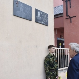 В двух школах Гусь-Хрустального открыли памятные доски в честь погибших в СВО бойцов
