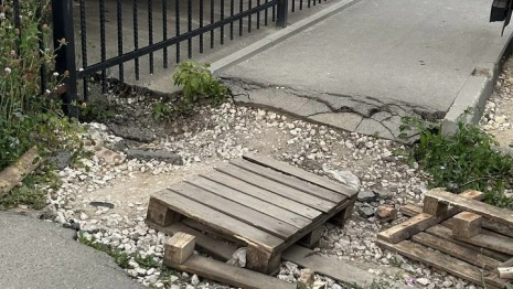 Во Владимире на Верхней Дуброве из-за устранения аварии на теплосети разбили асфальт