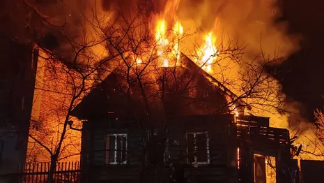 Жертвой мощного пожара в центре Владимира стал 67-летний мужчина