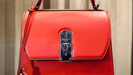 Жительница Владимира потеряла в Испании сумку с золотом и 9 тыс. долларами