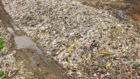 В Коврове рядом с кладбищем устроили мусорную свалку  