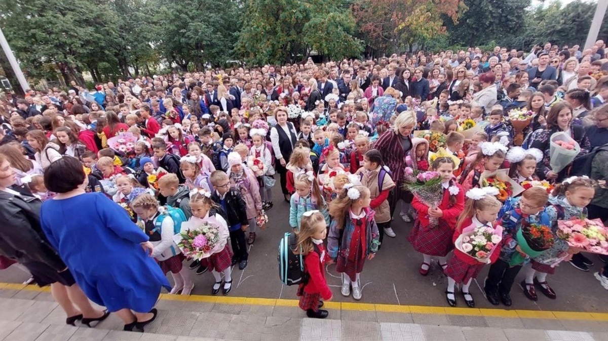 Новая школа в загородном парке во владимире