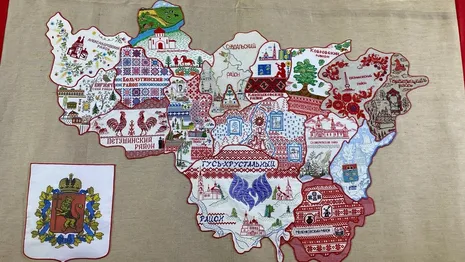 Мастерицы представили вышитую карту Владимирской области