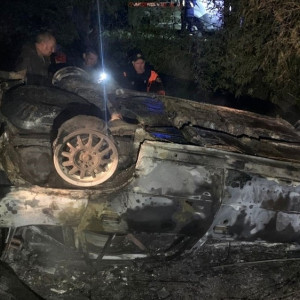 Во Владимирской области автомобиль после ДТП вылетел в кювет и загорелся