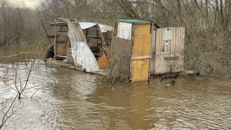 В Сети завирусилось видео с плавающим домом в Коврове