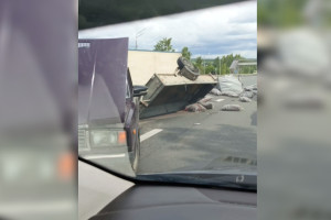 Во Владимире у «Тандема» опрокинулся прицеп с овощами