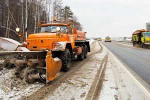 Во Владимирской области федеральные трассы от снега чистили 102 машины