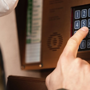 Жителей Владимирской области начнут предупреждать об атаках через домофоны