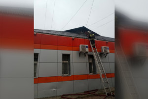 В поселке под Петушками загорелся магазин