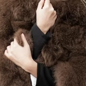 В Александрове у пациентки больницы украли норковую шубу