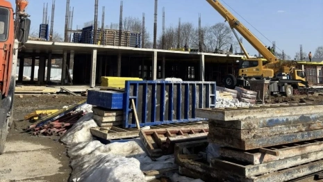 В Лакинске строительство детсада затормозилось после возведения 1 этажа