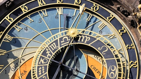 Эмоциональный день у козерогов и креативный – у дев. Гороскоп на 15 января