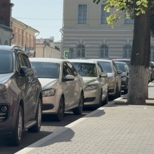 На Девической в центре Владимира асфальт на тротуарах заменили на плитку