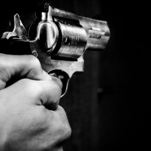 Житель Владимирской области избежал реального срока за избиение жены и изготовление оружия