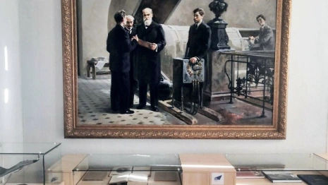 В усадьбу Жуковского в Собинском районе привезли шкафы и стеллажи