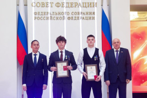 Детей-героев из Владимирской области наградили за спасение людей при пожаре