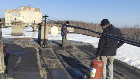 В Вязниках оставшегося без матери ребенка вынудили жить в доме с протекающей крышей