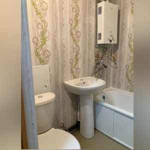 Во Владимире из 105-летнего дома с провалившимся полом съехала одна семья