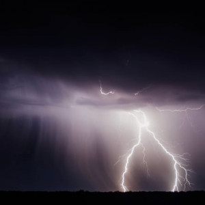 Во Владимирской области начался дождь с грозой