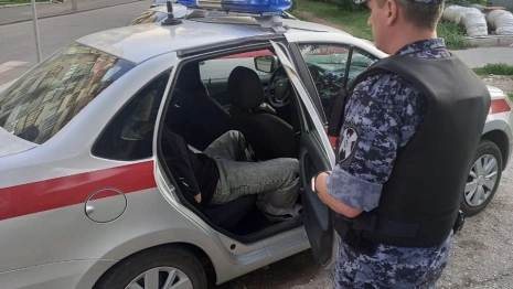 Росгвардейцы задержали 26-летнего парня при попытке обнести табачный магазин во Владимире