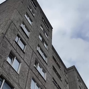 Жители дома на улице Жуковского во Владимире испугались его обрушения из-за стройки