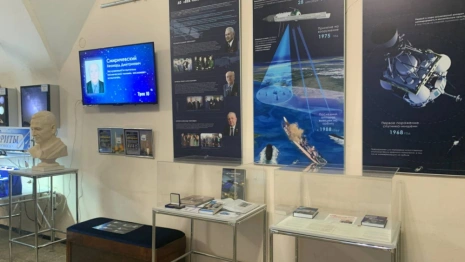 Во Владимире показали космический корабль изнутри