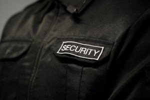 Во Владимире частного охранника оставили без сверхурочных