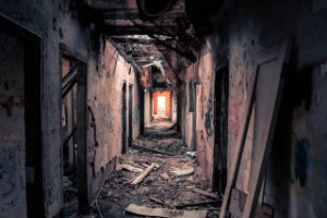 В Муроме прокуроры потребовали снести три заброшенных здания