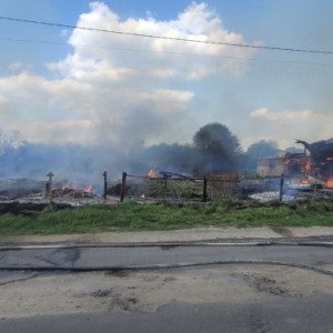 Во Владимирской области загорелись две дачи
