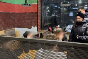 Во Владимире полицейские поймали 15 гулявших в ночное время подростков