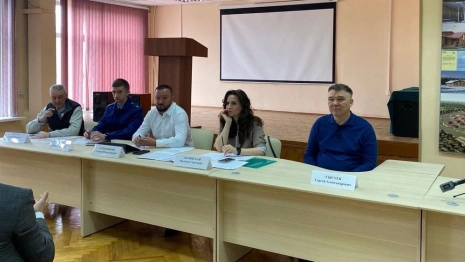 Чиновники сравнили дольщиков ЖК «Дуброва парк-2» с обманутыми на вокзале и сбежали со встречи