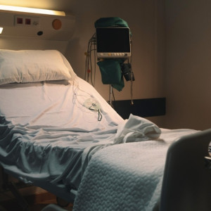 Во Владимире 22-летний парень попал в реанимацию после падения из окна 3 этажа