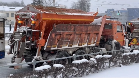 Мэр Владимира попросил отнестись с пониманием к нерасчищенным дорогам