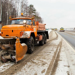 Во Владимирской области федеральные трассы от снега чистили 102 машины