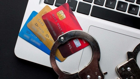 Экс-сотрудника владимирской колонии осудили за взятки от заключенного
