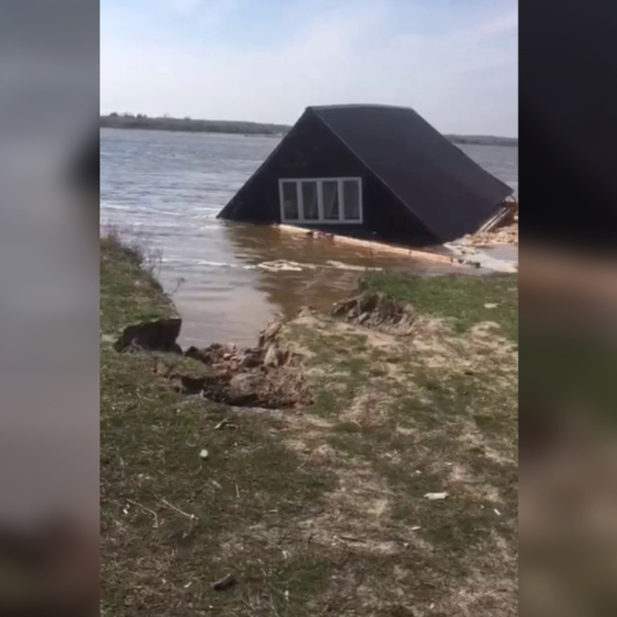 Во Владимирской области дом уплыл по Оке - День во Владимире