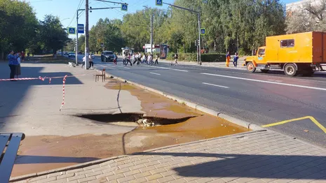 Во Владимире у пединститута провалился асфальт