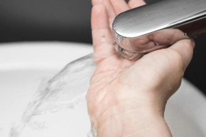 Мать мобилизованного на СВО жителя Суздальского района пожаловалась на грязную воду