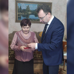 Во Владимире вручили медаль жительнице блокадного Ленинграда
