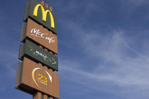 Сотрудники McDonald’s заявили о продолжении работы вопреки заявлению компании
