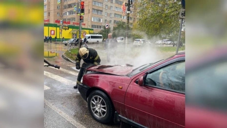 В Александрове на перекрестке загорелась машина