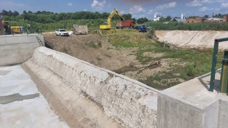 В Суздале впервые за 50 лет начали ремонтировать нижнюю плотину на Каменке