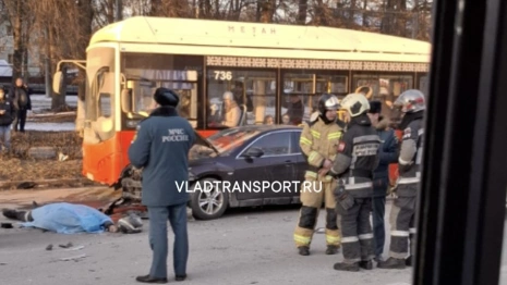 Во Владимире мотоциклист влетел в коляску с ребенком после столкновения с двумя иномарками