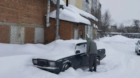 В Муроме 22-летний парень угнал занесенную снегом машину для разбора на запчасти