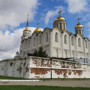 Во Владимире ограду Успенского собора укрепят за 3,3 млн рублей