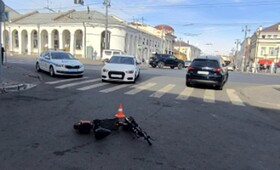 Водитель электросамоката попал в больницу после ДТП в центре Владимира