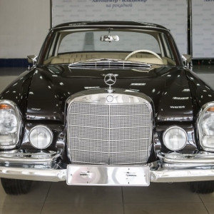 Во Владимире выставили на продажу раритетный Mercedes за 13,5 млн рублей