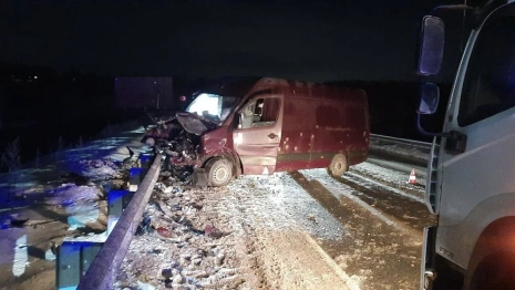 На южном обходе Владимира столкнулись легковушка и микроавтобус