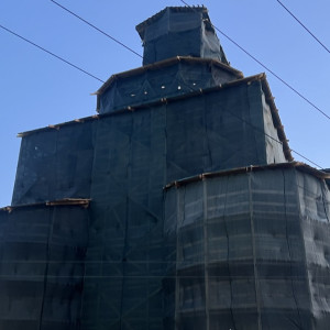 «Вы че натворили?». Мэр Владимира высказался об обтянутых зеленой сеткой Золотых воротах