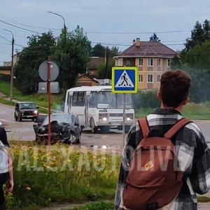В Александровском районе в ДТП с КамАЗом пострадали 3 человека